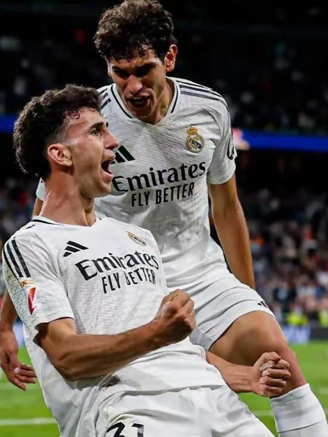 包含皇家马德里训练开放日，冲刺阶段手感冰凉引欢呼，欧超杯在即，球队文化再被提及的词条九游娱乐